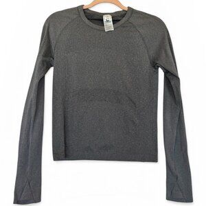 Old Navy Seamless Go Dry Top Women M